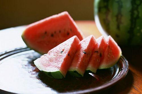 晚时吃瓜,揭秘夜宵时光的甜蜜诱惑